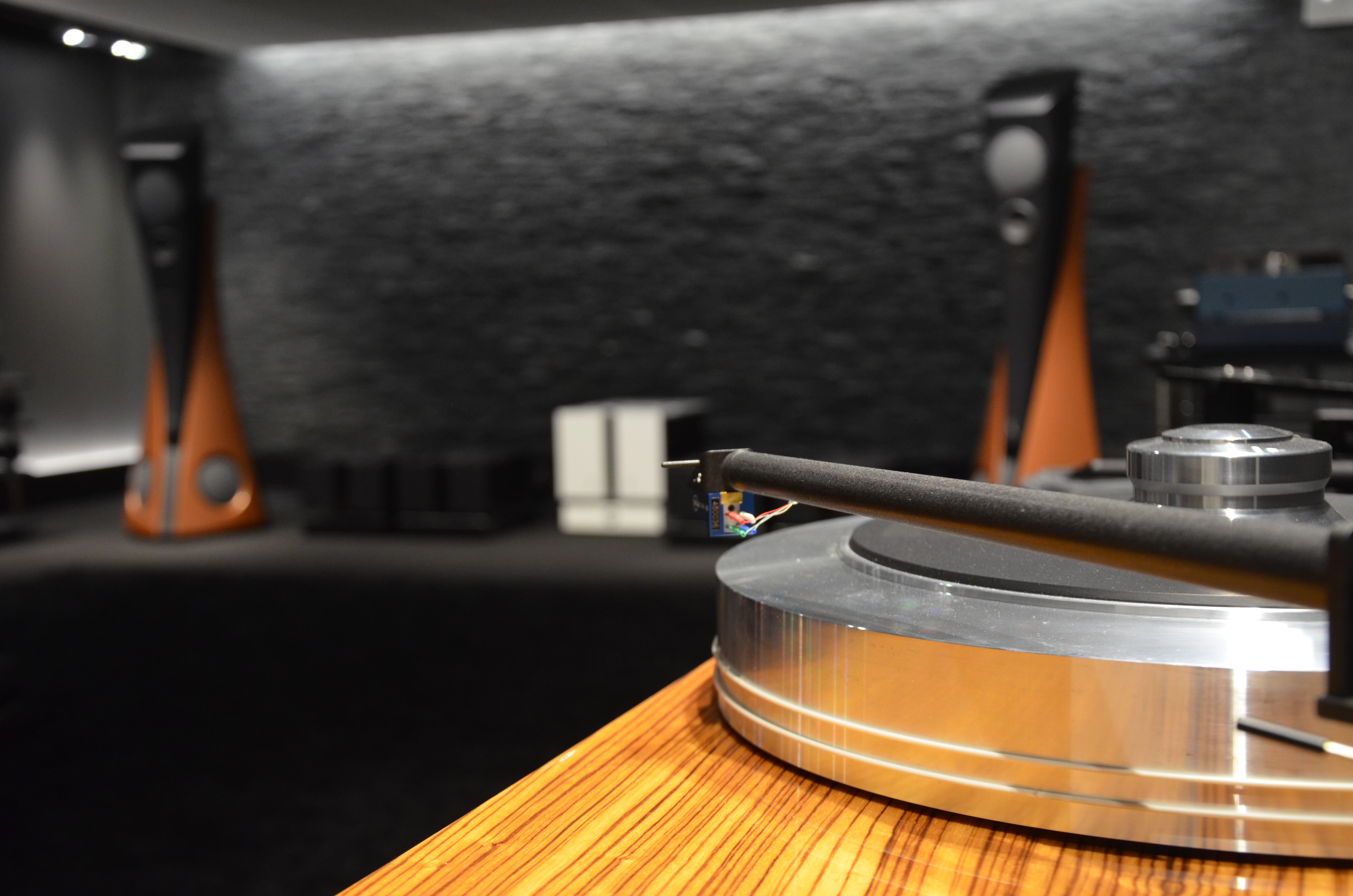 DOMAČE POSLUŠALNICE